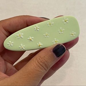 New polymer clay daisy hair clip